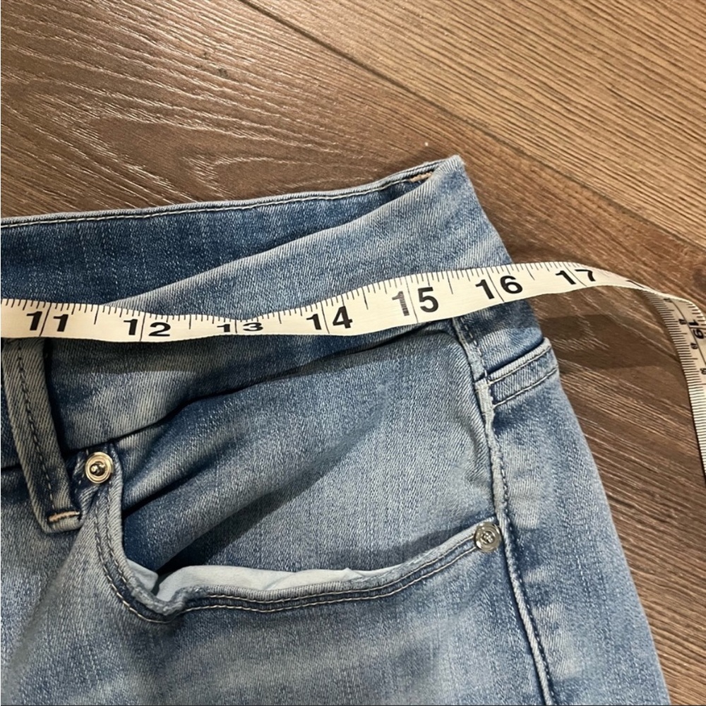 Good American Jeans - Picture 4 of 5